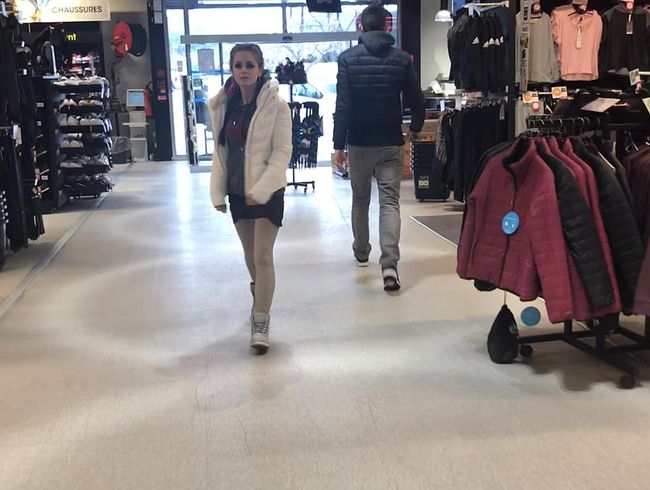 Arya_LaRoca Porno Video: Geschwängert im einkaufsladen