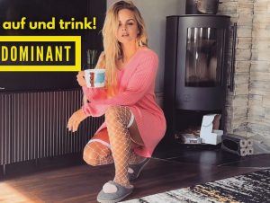 Arya_LaRoca Porno Video: Maul auf und trink! NS- Dominant!